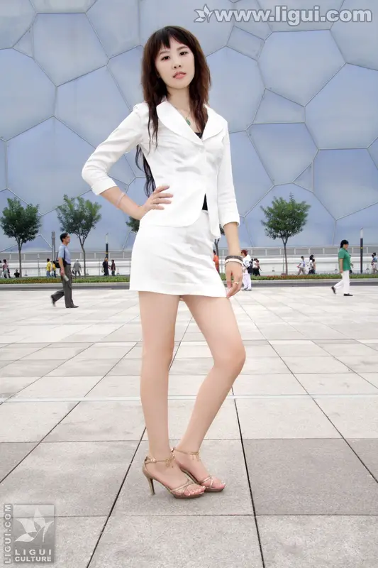 03.09 超级美女奥运赛场展美腿 Model 菲菲 - Ligui丽柜